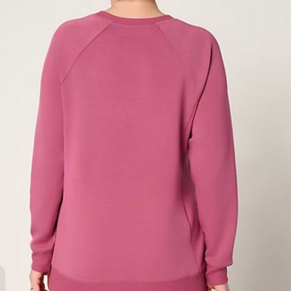 Belle by Kim Gravel Scubaluxe Long Sleeve Crewneck Top Color= Tea leaf - Picture 5 of 6